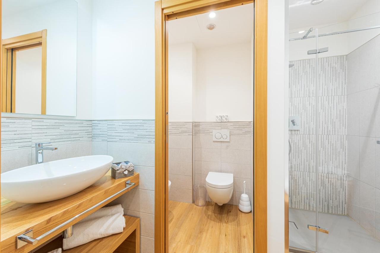 Room 176, Alba Town المظهر الخارجي الصورة